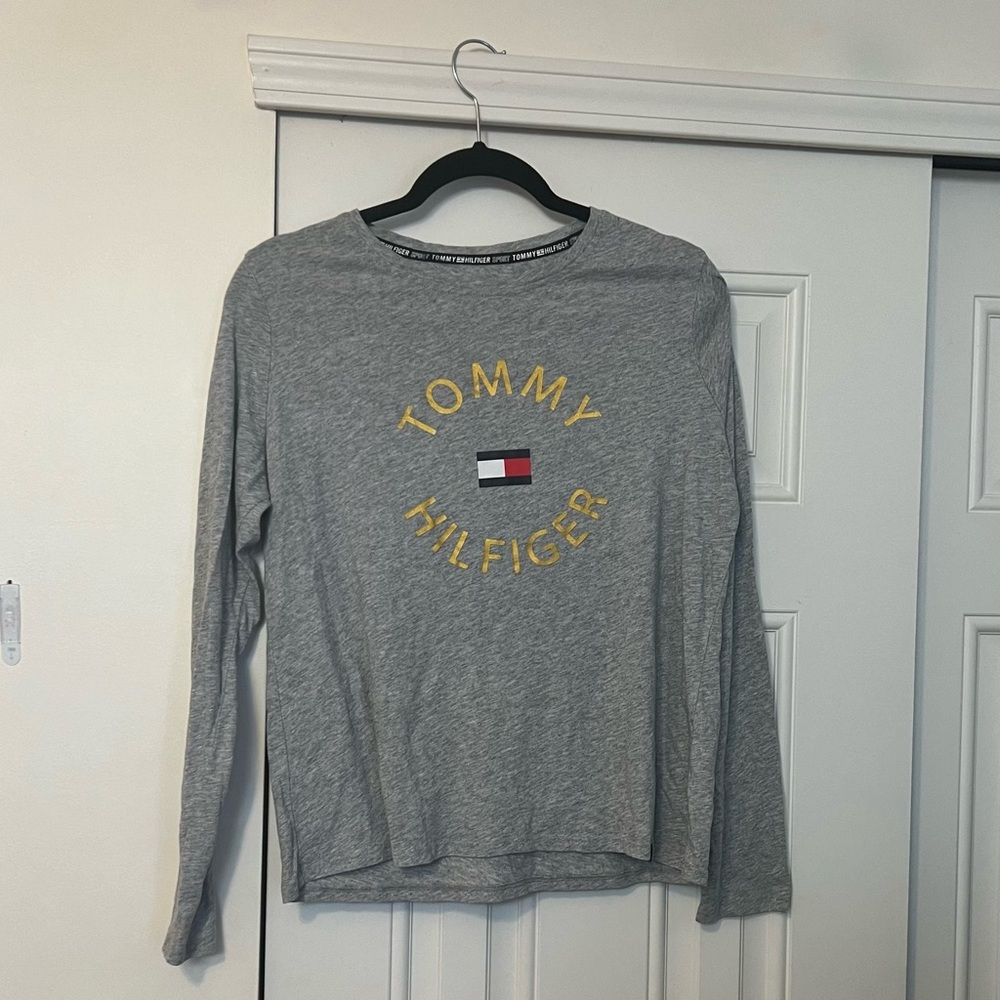 Grey Tommy Hilfiger shirt